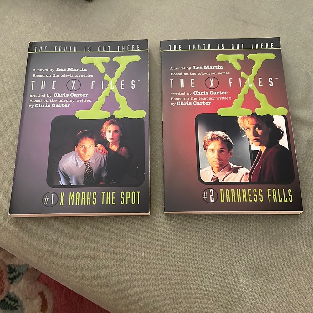 Two X-Files paperback novels